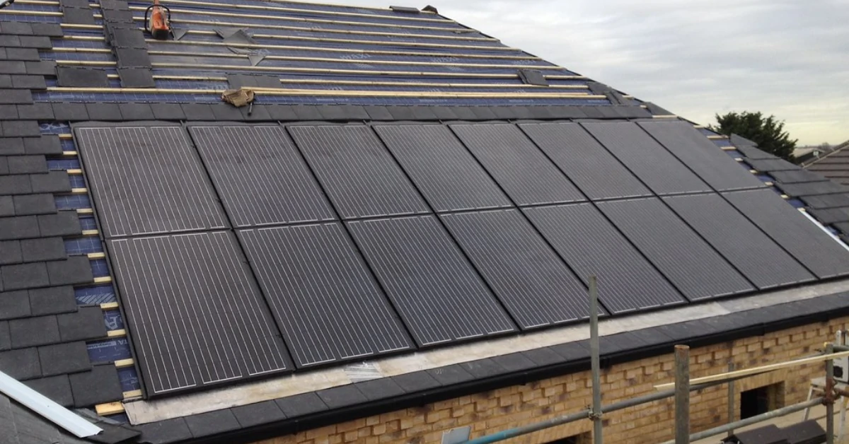 The Complete Guide to Installing Solar Panels on a Roof – Solar Panel Green